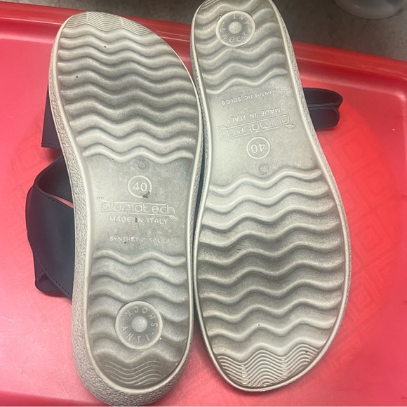 Flyflot Sandals Size 10 - Picture 15 of 15